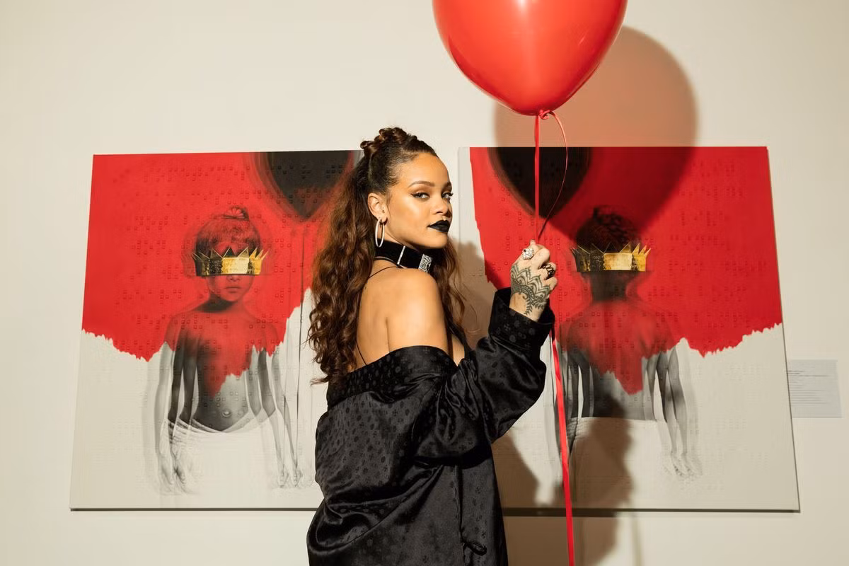 Album mới của Rihanna đang được bàn tán sôi nổi hơn bao giờ hết.