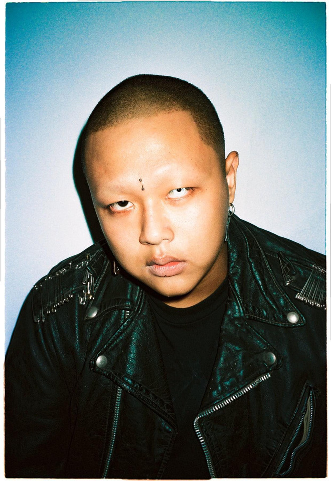 Phương Vũ là đạo diễn trẻ, giám đốc Nghệ thuật Nirvana, đạo diễn tại Antiantiart. Anh được biết đến với cá tính và tư duy độc đáo, là người đứng sau loạt dự án tạo được tiếng vang của VTV, Netflix, Vietnam Airlines, Piaggio, 88rising, Biti’s…