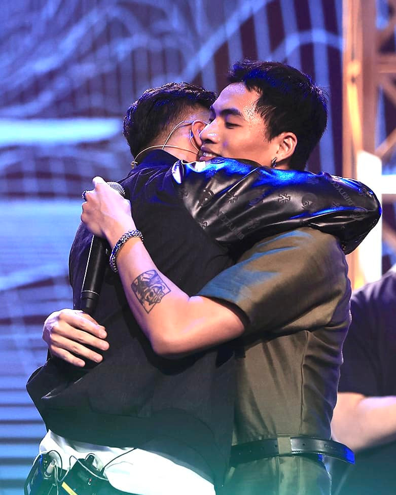 Một bộ phận khán giả cho rằng phần thể hiện của Double2T ấn tượng hơn Mikelodic Một bộ phận khán giả cho rằng phần thể hiện của Double2T ấn tượng hơn Mikelodic