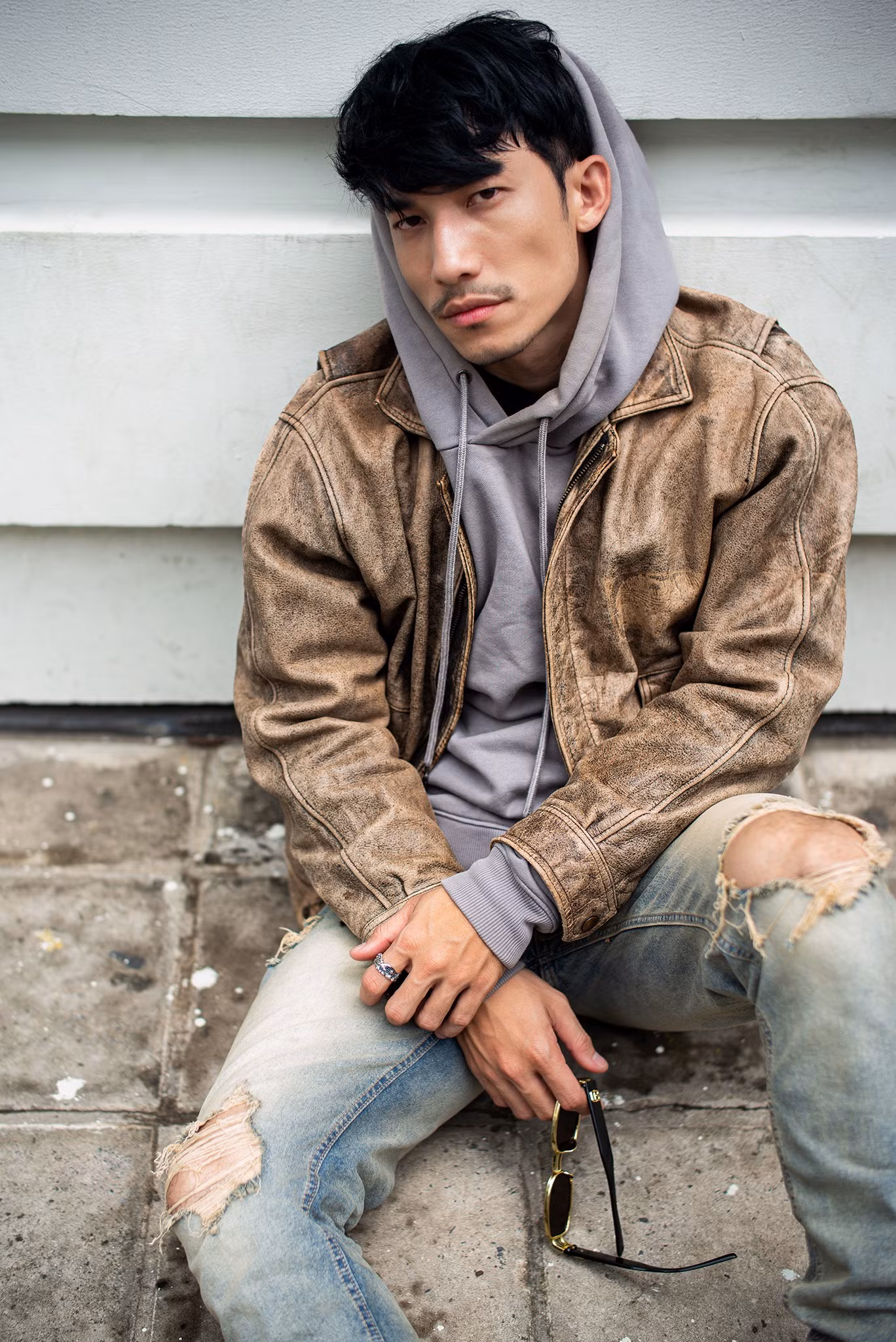 Thời điểm hiện tại, Liên Bỉnh Phát sở hữu gương mặt góc cạnh nam tính.