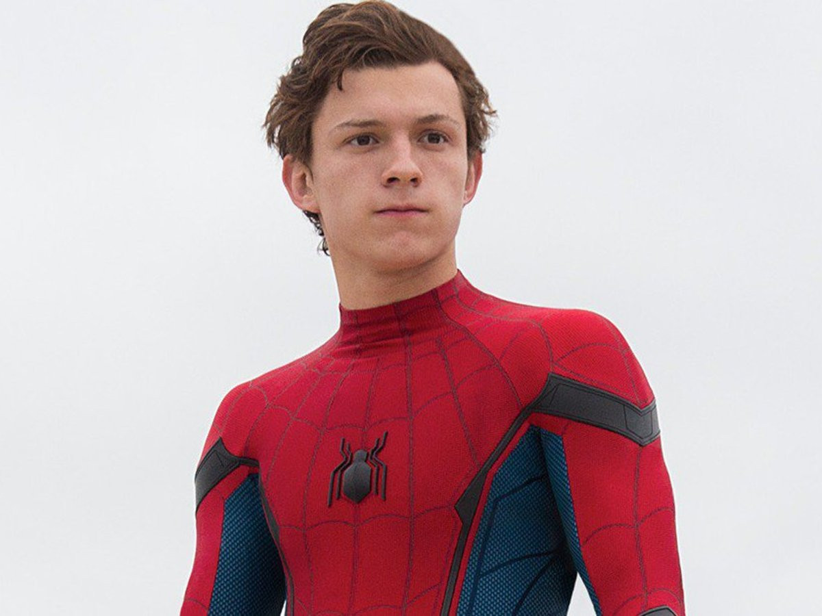 Tom Holland có khả năng sẽ trở thành nam diễn viên đầu tiên đóng vai Peter Parker có phần phim Người Nhện thứ 4 so với hai đàn anh là Tobey Maguire và Andrew Garfield.