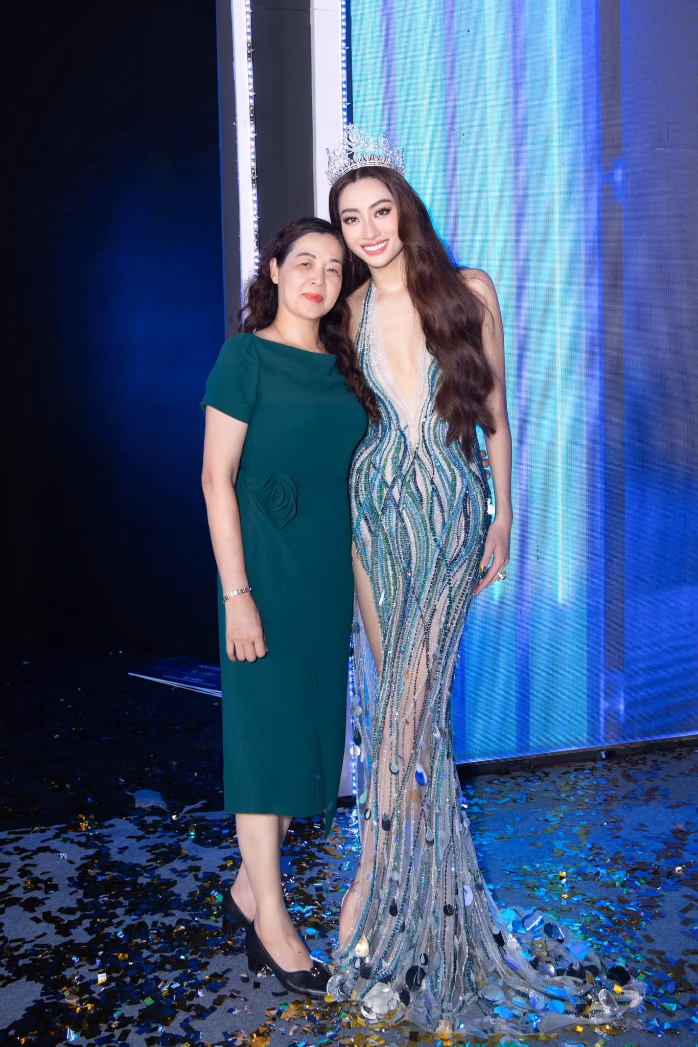Lương Thùy Linh cũng dành lời chúc ngọt ngào đến mẹ trong ngày đặc biệt này. Lương Thùy Linh cũng dành lời chúc ngọt ngào đến mẹ trong ngày đặc biệt này.