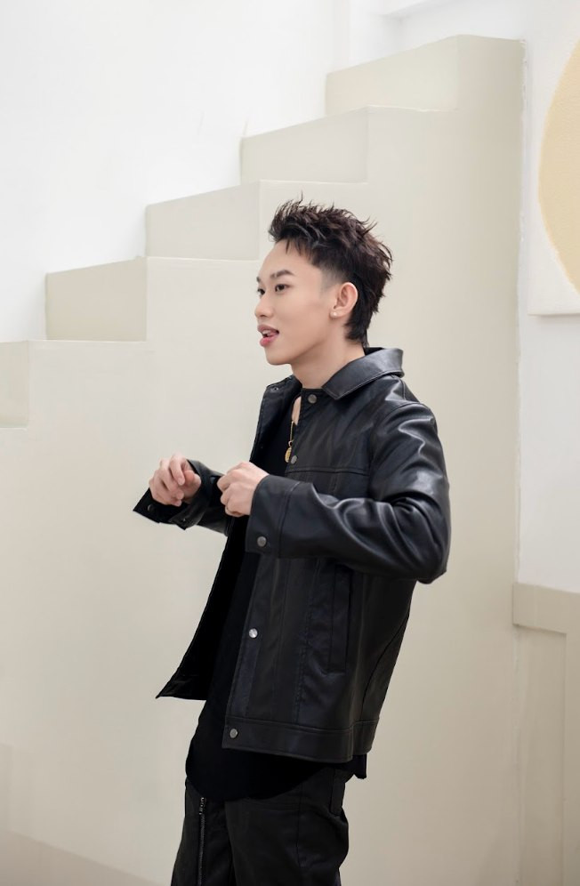 Nhiều người hâm mộ hy vọng rằng Mắt Nhìn Tim Thấy sẽ giúp Kay Trần lấy lại phong độ của mình sau những ồn ào không đáng có.