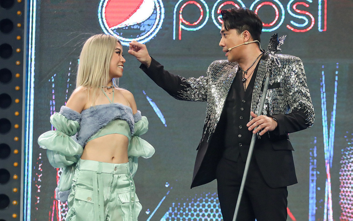 Sau đó, tlinh cũng đã đăng tâm thư xin lỗi nam MC để tránh mọi việc đi xa hơn. Sau đó, tlinh cũng đã đăng tâm thư xin lỗi nam MC để tránh mọi việc đi xa hơn.