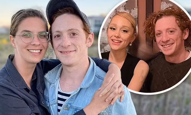 Vợ cũ của Ethan Slater được cho là thấy khó hiểu khi vợ chồng cô ly hôn. Vợ cũ của Ethan Slater được cho là thấy khó hiểu khi vợ chồng cô ly hôn.