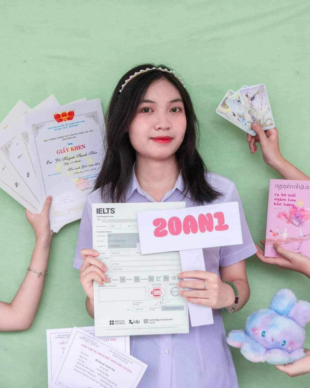 Loạt thành tích "con nhà người ta" khiến netizen trầm trồ. Ảnh: Tuổi trẻ Đồng Nai. Loạt thành tích "con nhà người ta" khiến netizen trầm trồ. Ảnh: Tuổi trẻ Đồng Nai.