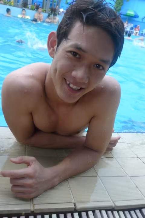 Song Luân ngày trước tuy không lấp lánh bằng bây giờ nhưng vẫn rất dễ thương.