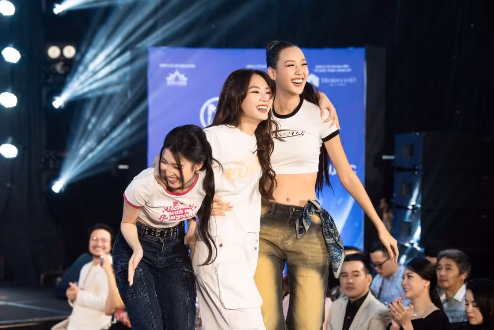 Tình cảm đáng ngưỡng mộ của Top 3 sau một năm đăng quang.