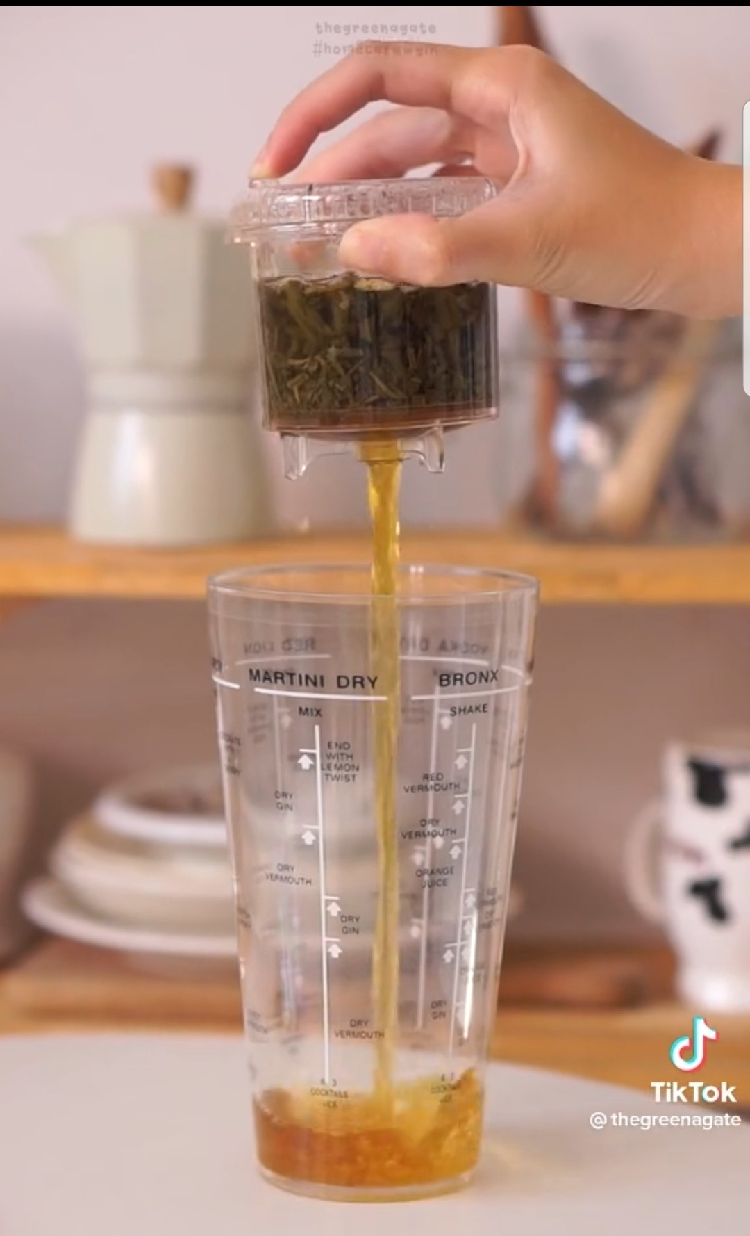 Để cho ra một ly trà mãng cầu tươi ngon, lựa chọn trà phù hợp và pha trà cũng là những bước vô cùng quan trọng.