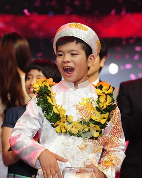 Quang Anh từng được biết đến khi xuất sắc trở thành Quán quân của The Voice Kids. Quang Anh từng được biết đến khi xuất sắc trở thành Quán quân của The Voice Kids.