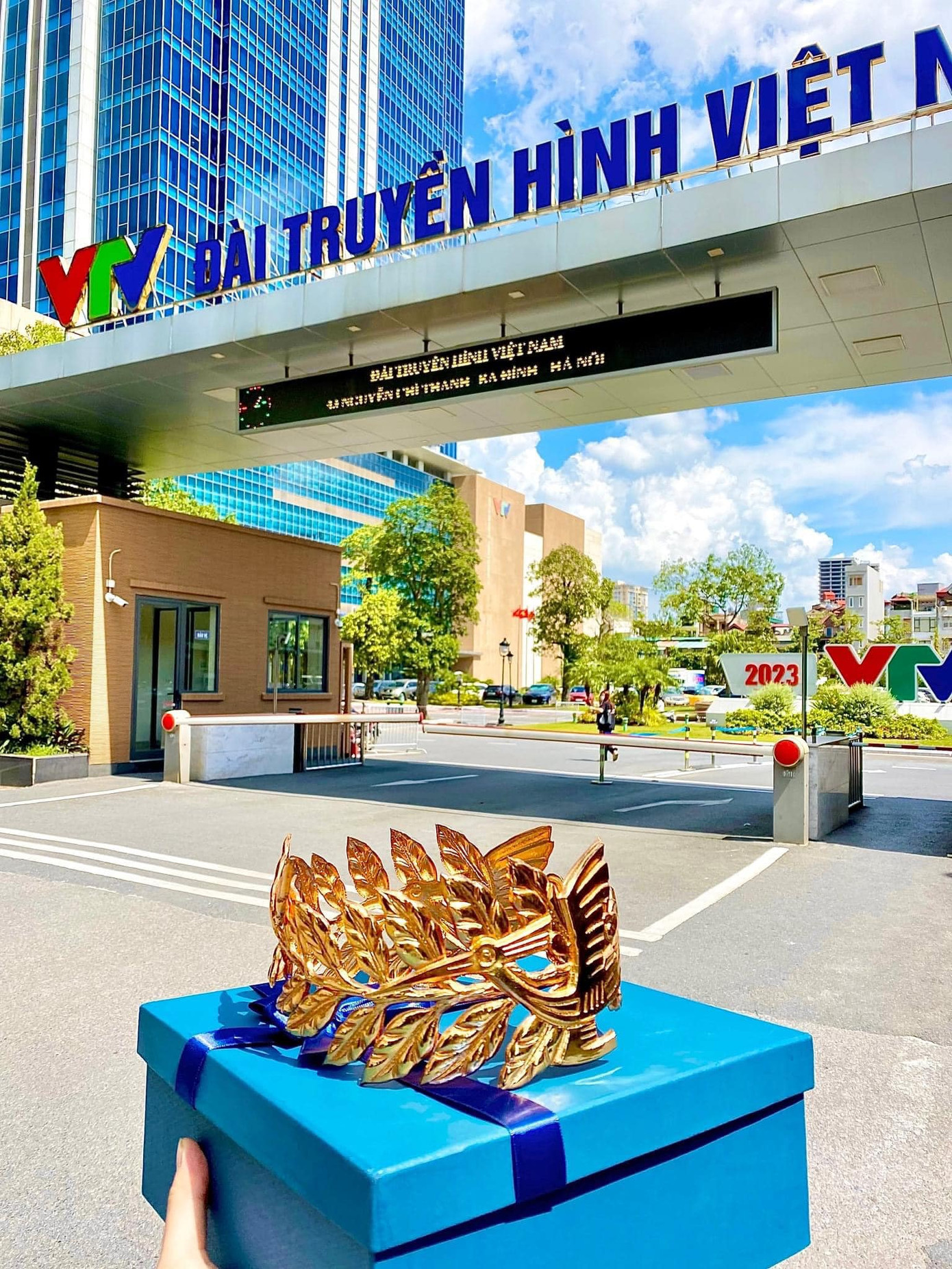 Chiếc vòng nguyệt quế của trận Chung kết năm nay. Ảnh: Fanpage Đường Lên Đỉnh Olympia Chiếc vòng nguyệt quế của trận Chung kết năm nay. Ảnh: Fanpage Đường Lên Đỉnh Olympia