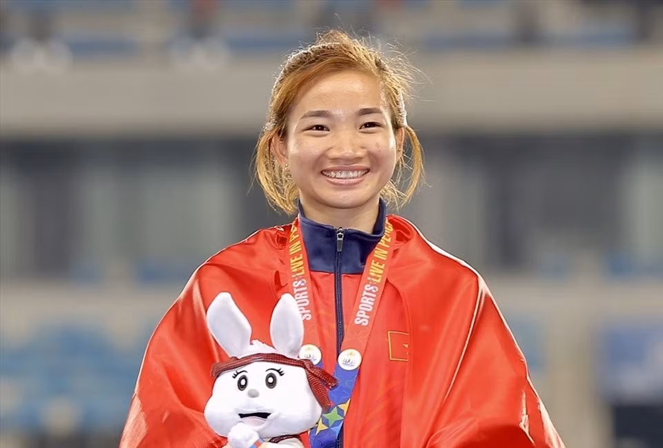 Nụ cười hạnh phúc của Nguyễn Thị Oanh khi giành HCV SEA Game 32. Ảnh: Thanh Vũ
