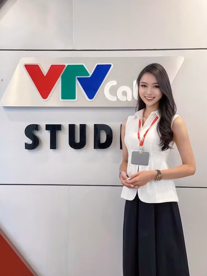 Người đẹp hiện đang là một biên tập viên tại VTVCab,