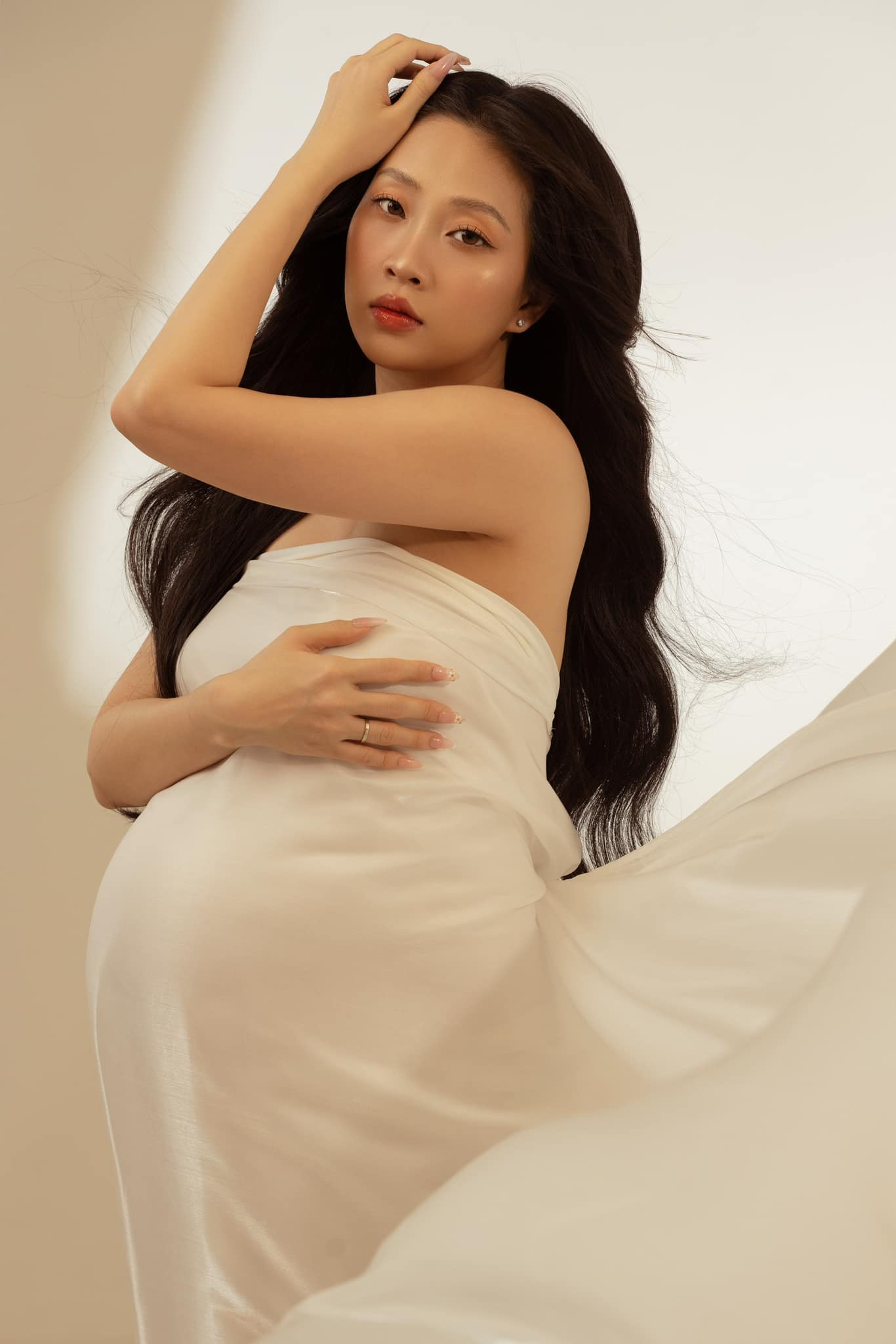 Nhiều người hâm mộ và người thân đã để lại lời chúc mừng nữ MC. Nhiều người hâm mộ và người thân đã để lại lời chúc mừng nữ MC.