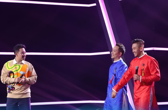 Trấn Thành cho biết anh đã sẵn sàng cho việc nhận con nuôi. Trấn Thành cho biết anh đã sẵn sàng cho việc nhận con nuôi.