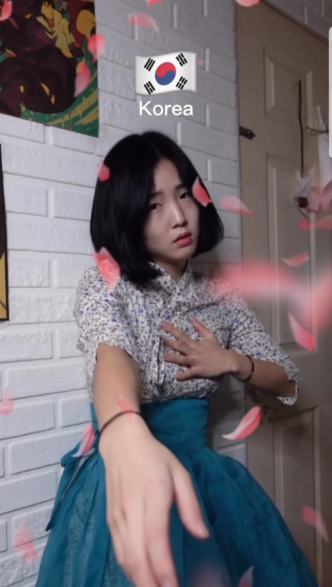 Visual “đỉnh cao” không kém cạnh các diễn viên chuyên nghiệp.