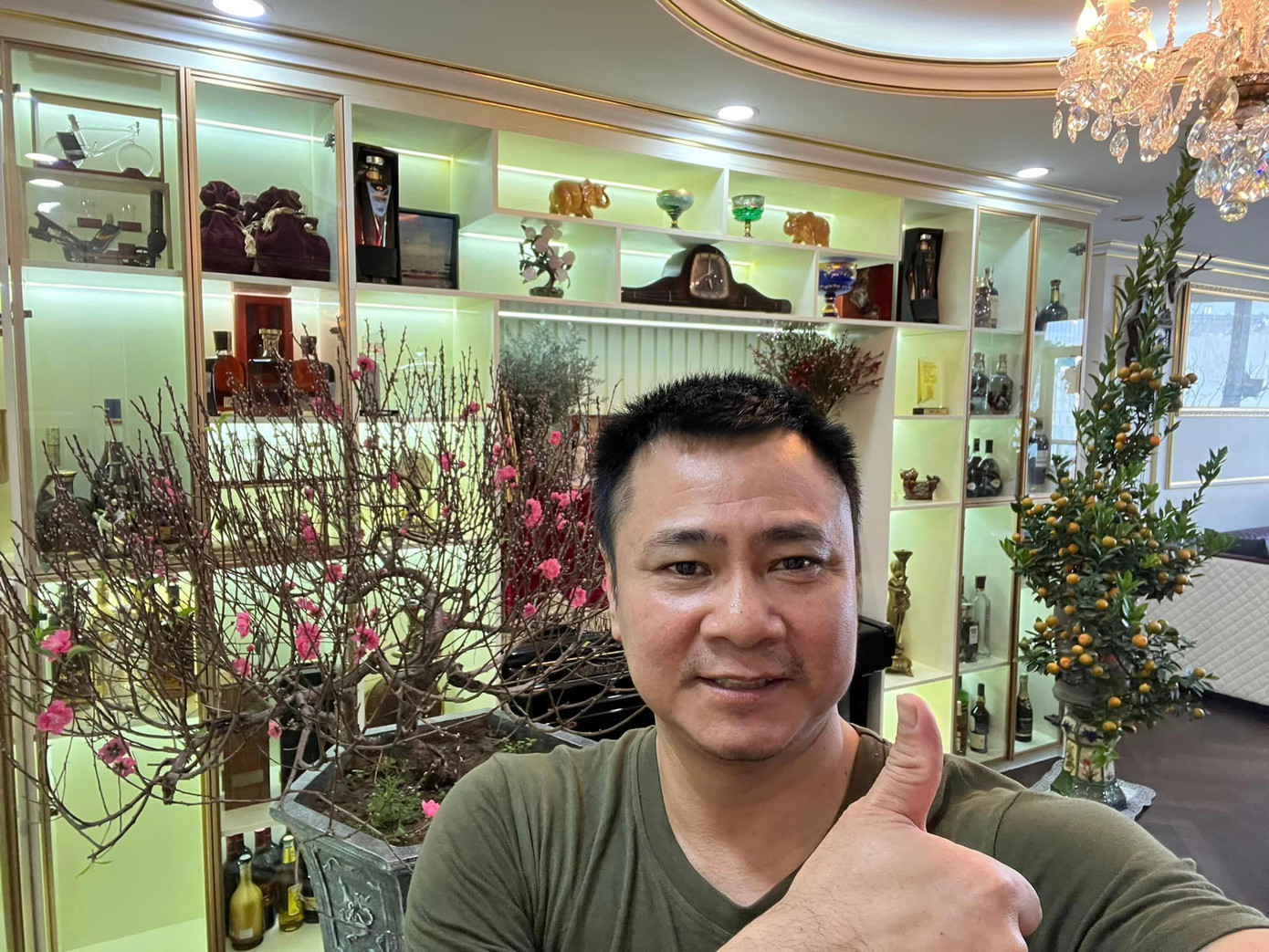 Căn nhà do một tay bà xã của "Táo Giáo dục" bài trí hết sức đầy đủ, ấm cúng.