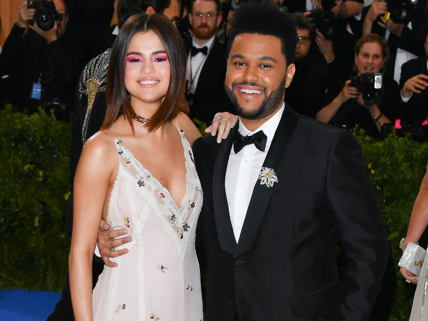 Nhiều khán giả cho rằng Single Soon là ca khúc viết về The Weeknd. Nhiều khán giả cho rằng Single Soon là ca khúc viết về The Weeknd.