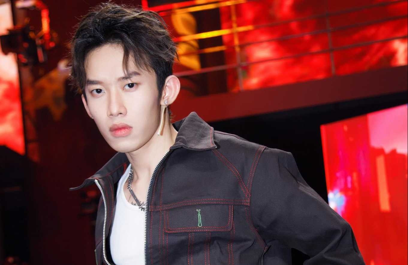 Kay Trần và Nguyễn Khoa đang tranh chấp bản quyền ca khúc Tết Đong Đầy. Kay Trần và Nguyễn Khoa đang tranh chấp bản quyền ca khúc Tết Đong Đầy.