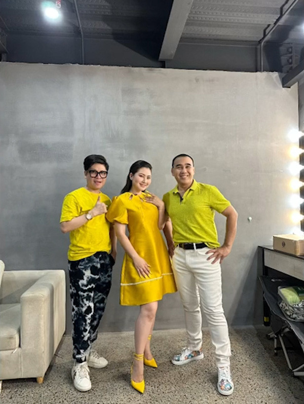 Mái tóc bất đắc dĩ lại giúp Quyền Linh được khen là "trẻ ra 20 tuổi"