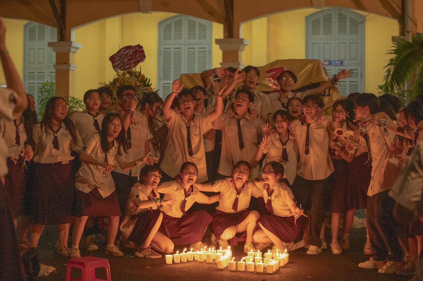 Bài hát "Nối vòng tay lớn" vang lên trong phần Dạ Vũ như nhắn nhủ với thế hệ 20-23 rằng dù sau này tốt nghiệp, hãy nhớ rằng ta đã từng vòng tay, hòa chung khúc ca tại đêm Tri Ân. Bài hát "Nối vòng tay lớn" vang lên trong phần Dạ Vũ như nhắn nhủ với thế hệ 20-23 rằng dù sau này tốt nghiệp, hãy nhớ rằng ta đã từng vòng tay, hòa chung khúc ca tại đêm Tri Ân.