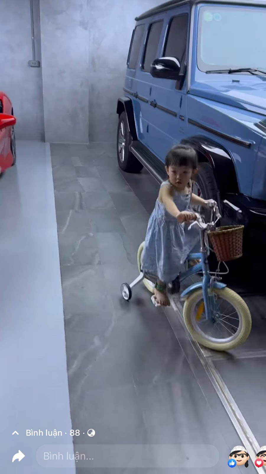 Những hình ảnh đời thường “nhí nhố” của Suchin. Những hình ảnh đời thường “nhí nhố” của Suchin.