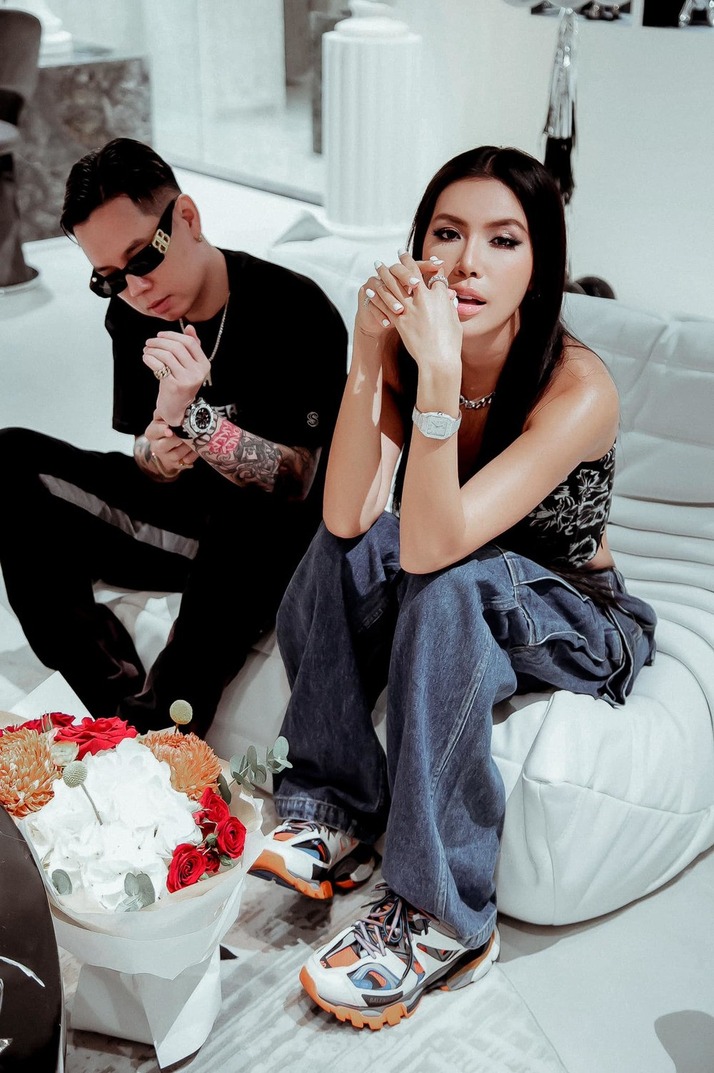 Cặp đôi không ngần ngại nhắc tên hay chia sẻ về nhau trước công chúng.