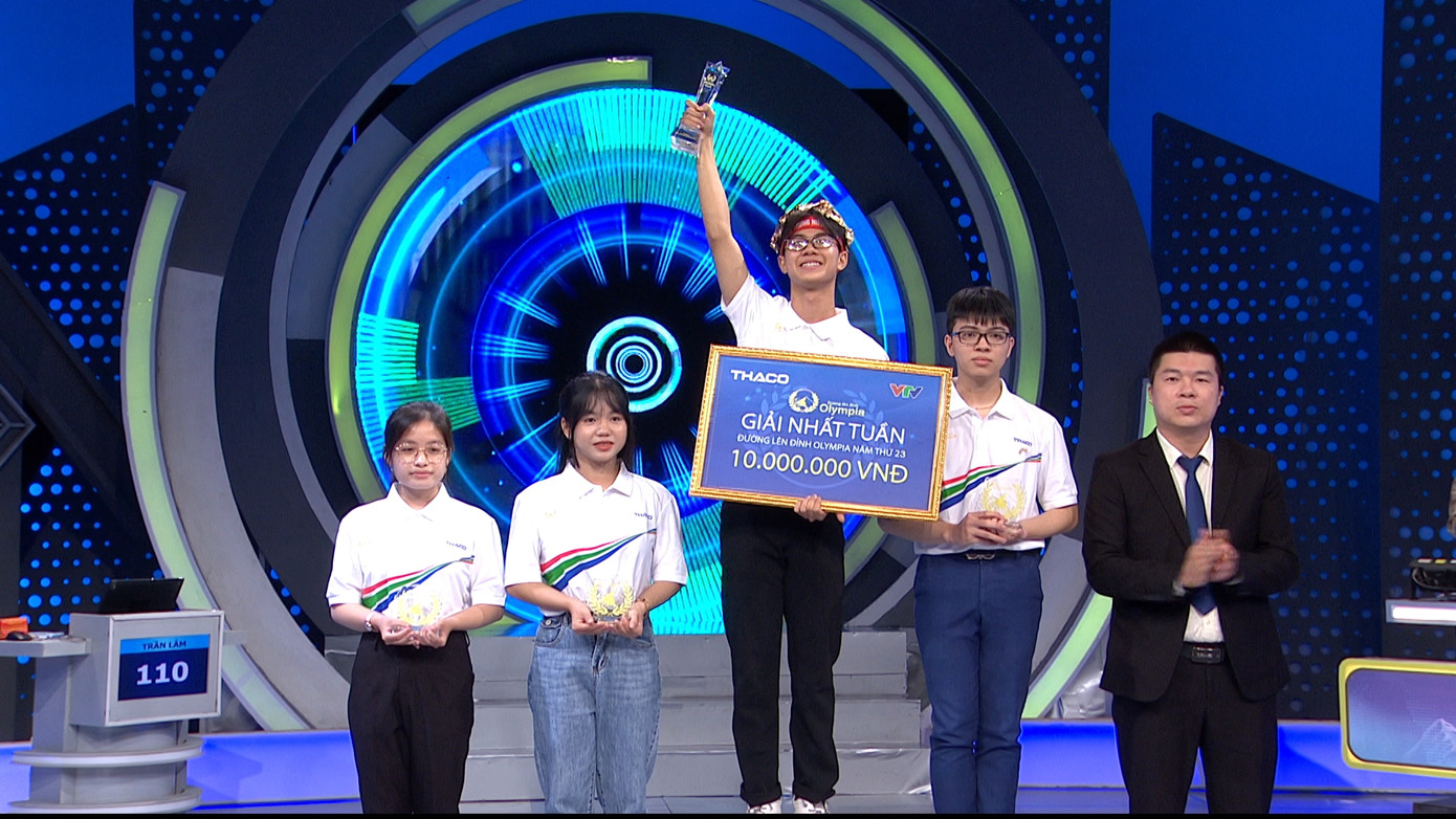 Với 290 điểm, Đặng Trung Hiếu đã giành chiến thắng đầy thuyết phục. Nguồn: Fanpage Đường Lên Đỉnh Olympia