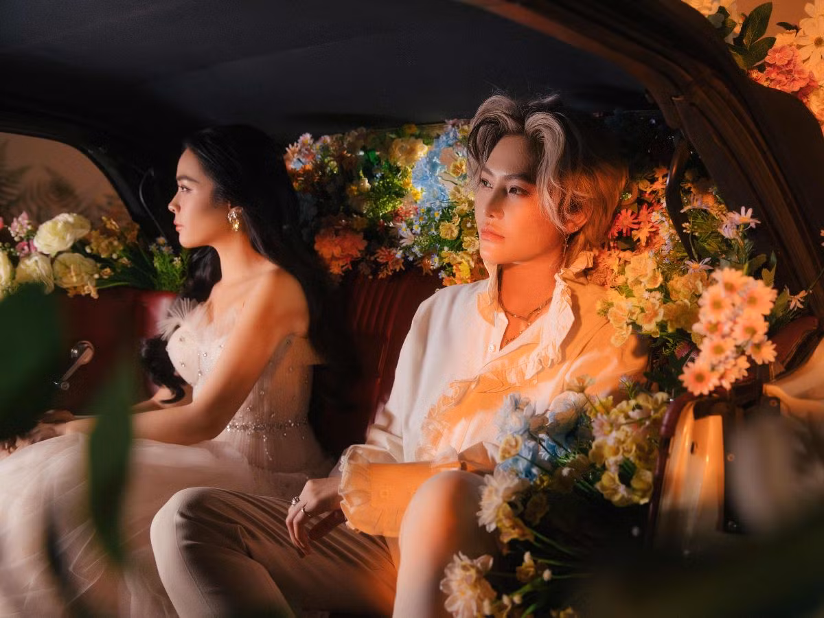 Tạo hình của 2 người khiến netizen liên tưởng đến cặp đôi hiệp sĩ - công chúa.