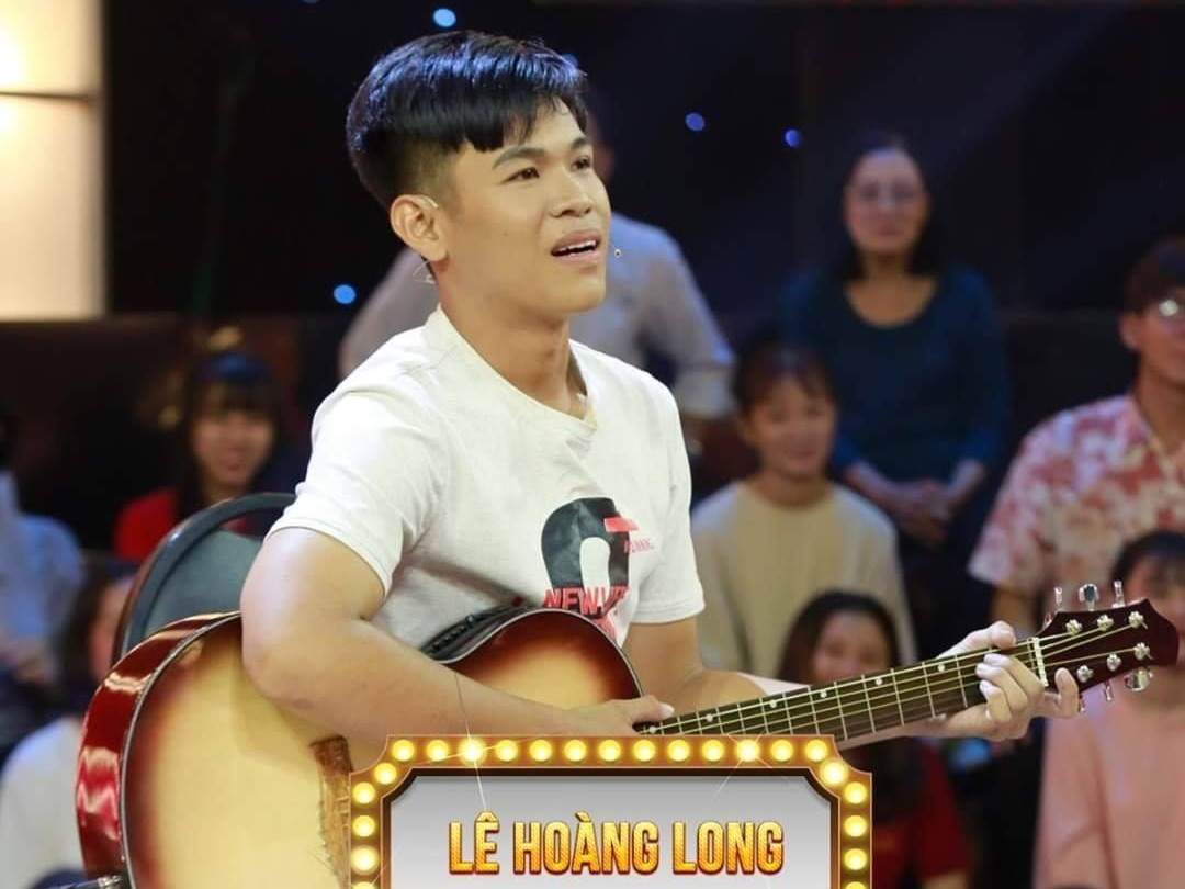 Ca khúc Hành Lang Cũ từng trở thành một hiện tượng trên mạng xã hội.