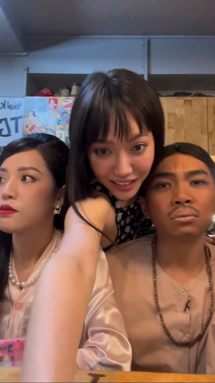 Vẻ mặt sượng trân của Minh Dự và Puka khi bị chính chủ bắt tại trận.