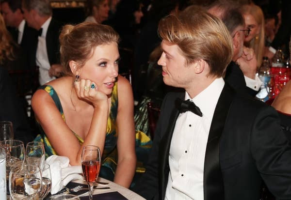 Taylor Swift và Joe Alwyn từng là cặp đôi đẹp của Hollywood.
