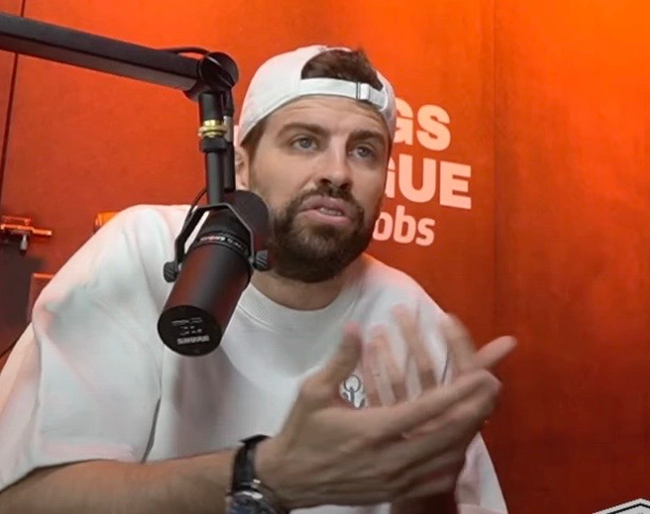 Sau thời gian dài im lặng, Pique bắt đầu công khai chỉ trích Shakira và fan của cô. Sau thời gian dài im lặng, Pique bắt đầu công khai chỉ trích Shakira và fan của cô.