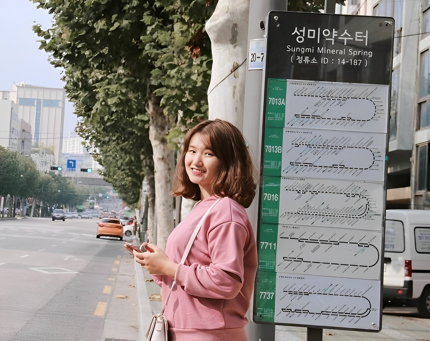 Phương Linh dành nhiều thời gian để tự học và nghiên cứu về lĩnh vực Marketing. Ảnh: NVCC