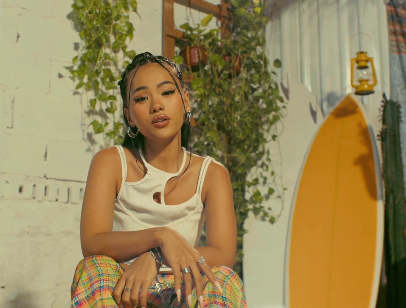 MV được nhận định thỏa mãn cả phần nghe lẫn phần nhìn. MV được nhận định thỏa mãn cả phần nghe lẫn phần nhìn.