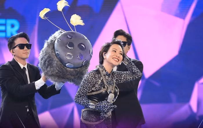 Tên tuổi "Báo Mắt Biếc" Uyên Linh thăng hạng sau The Masked Singer mùa 1.