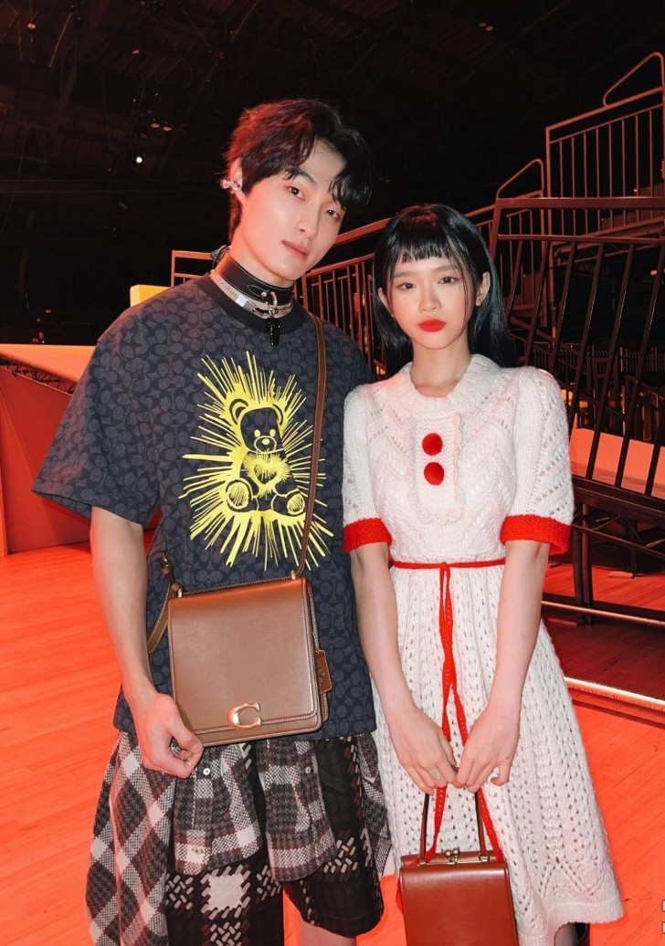 Linh Ka và nam diễn viên Yoon Chan Young.