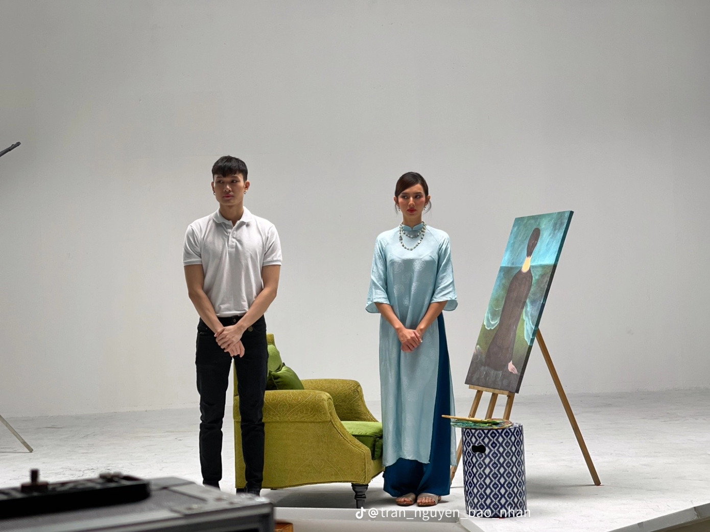 Hoa hậu Thùy Tiên trong buổi thi tốt nghiệp lớp diễn xuất. Hoa hậu Thùy Tiên trong buổi thi tốt nghiệp lớp diễn xuất.