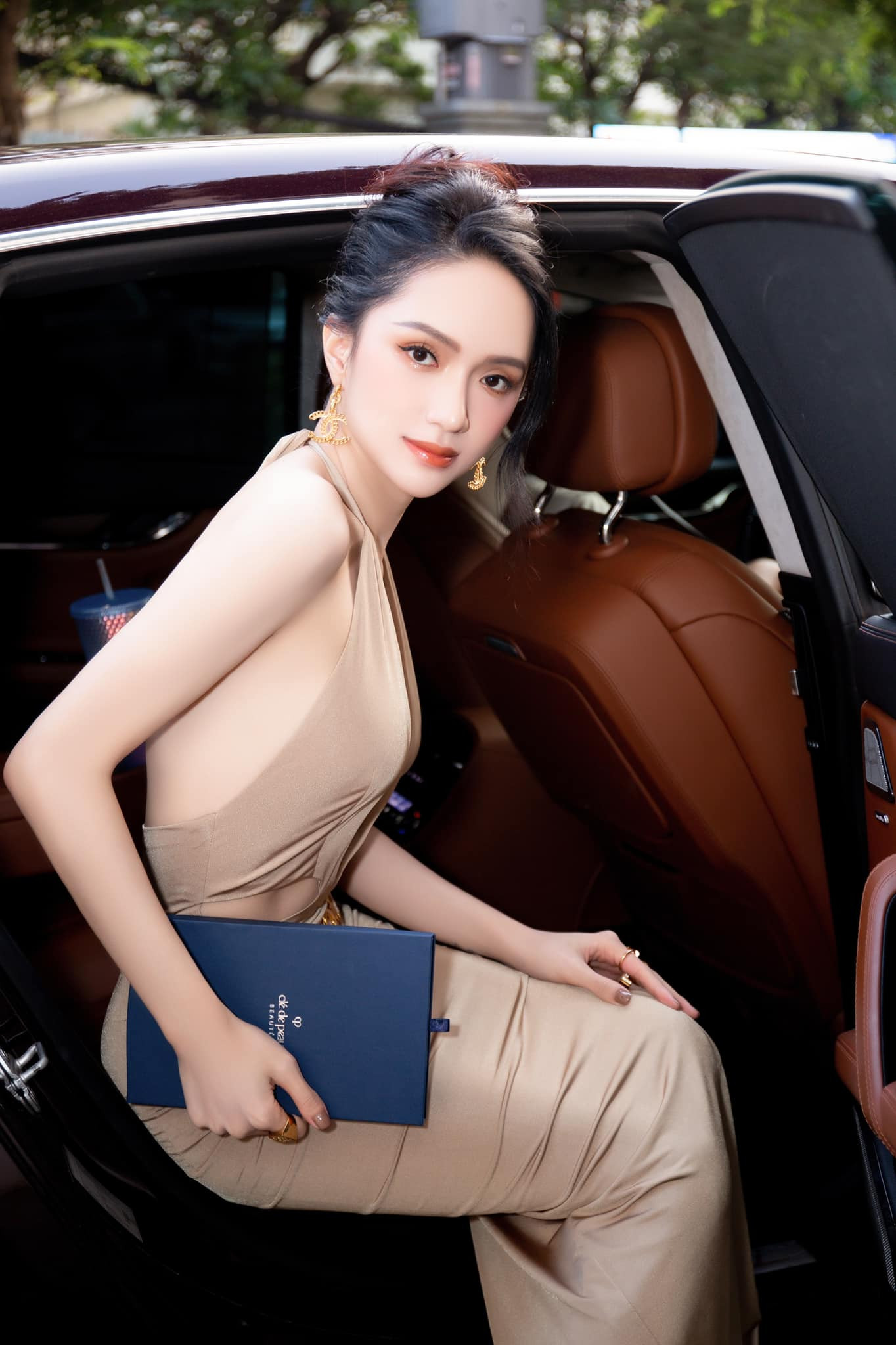 Khán giả công nhận rằng sau nhiều năm, Hương Giang ngày càng nhuận sắc.