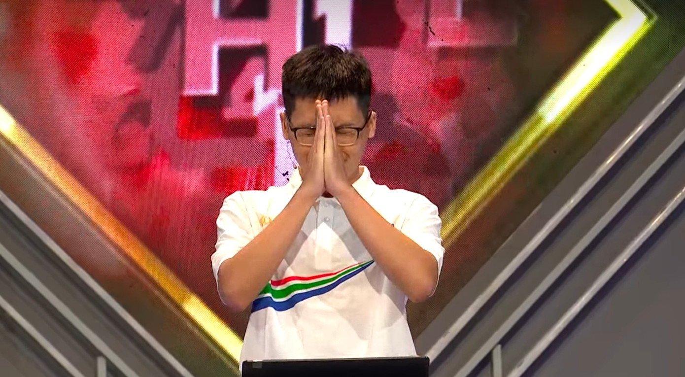 Khoảnh khắc Ngọc Thịnh hồi hộp chờ MC công bố đáp án chính xác.