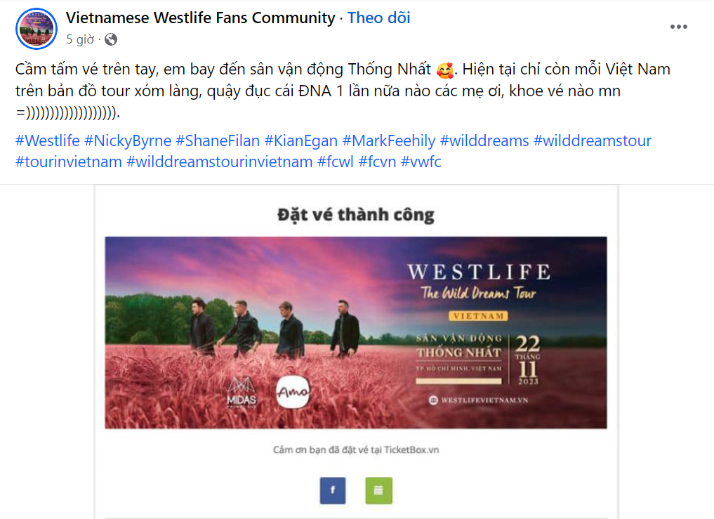 Các &quot;chiến thần săn vé&quot; khoe đặt vé thành công trên mạng xã hội.