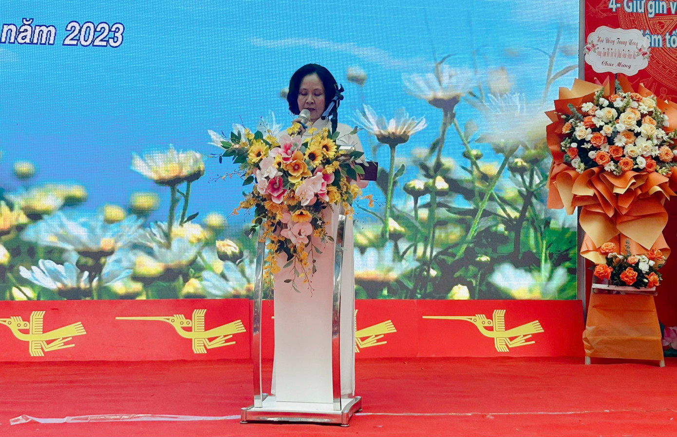 Cô Hiệu trưởng kỳ vọng một năm học mới có nhiều điều mới mẻ và hấp dẫn. Cô Hiệu trưởng kỳ vọng một năm học mới có nhiều điều mới mẻ và hấp dẫn.