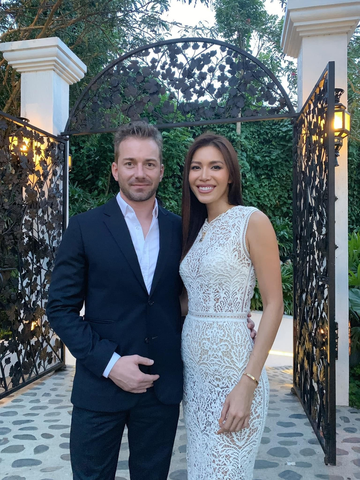 Siêu mẫu Minh Tú cho biết bạn trai là một người rất tử tế đối với cô.