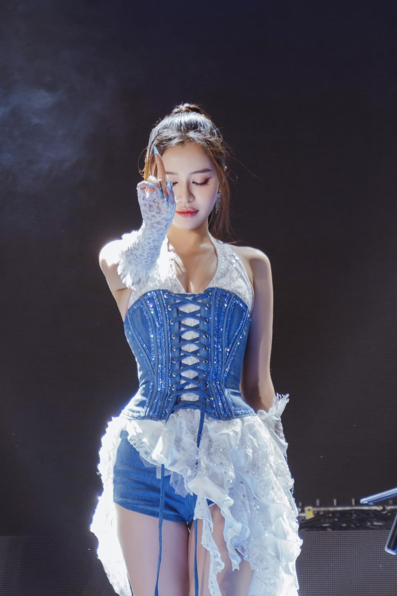 Đầu năm nay, Bích Phương vẫn cập nhật hình ảnh tham gia show diễn và quảng cáo.