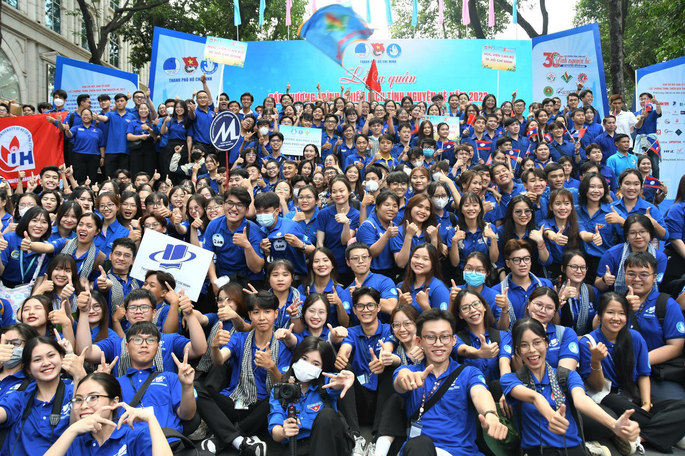 Đông đảo các bạn trẻ tham gia lễ hội quân các chương trình, chiến dịch tình nguyện hè năm 2023. Ảnh: Hoa Nữ