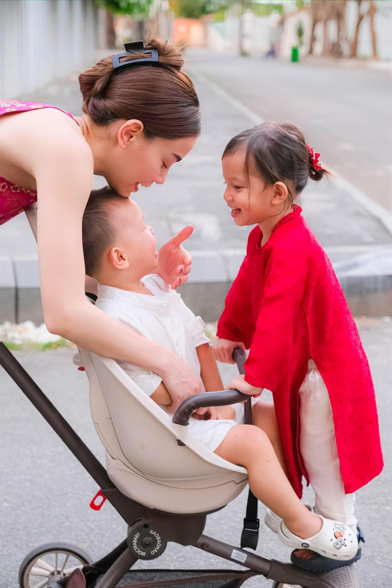 Cả Lisa và Leon đều thường xuyên được xuất hiện trong các TVC.