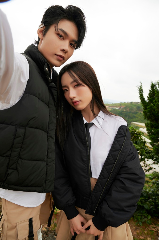 Nam ca sĩ đã mang chính câu chuyện tình yêu của mình để kể lại thông qua MV debut. Nam ca sĩ đã mang chính câu chuyện tình yêu của mình để kể lại thông qua MV debut.