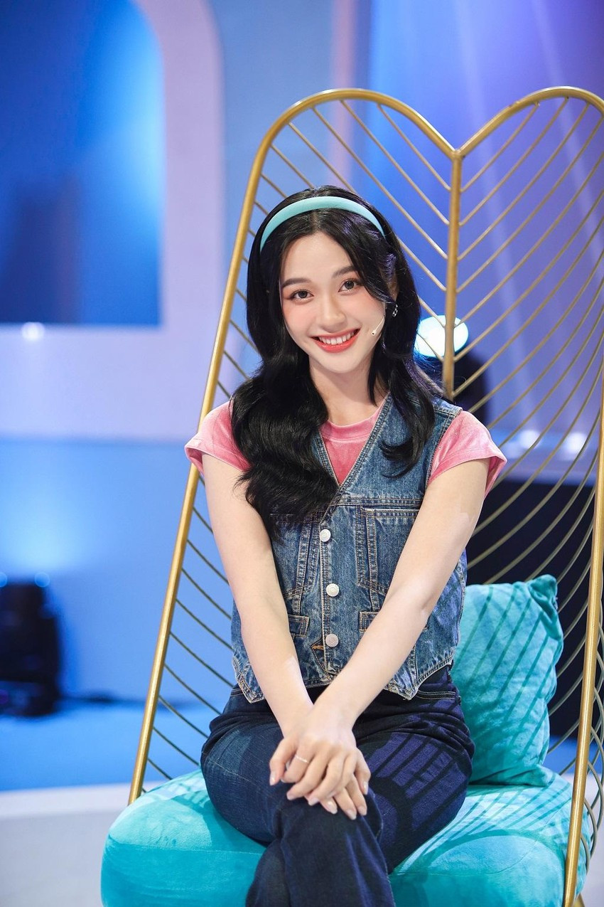 Nhan sắc nhẹ nhàng của Karty Chang nhận được yêu mến từ cư dân mạng. Nhan sắc nhẹ nhàng của Karty Chang nhận được yêu mến từ cư dân mạng.