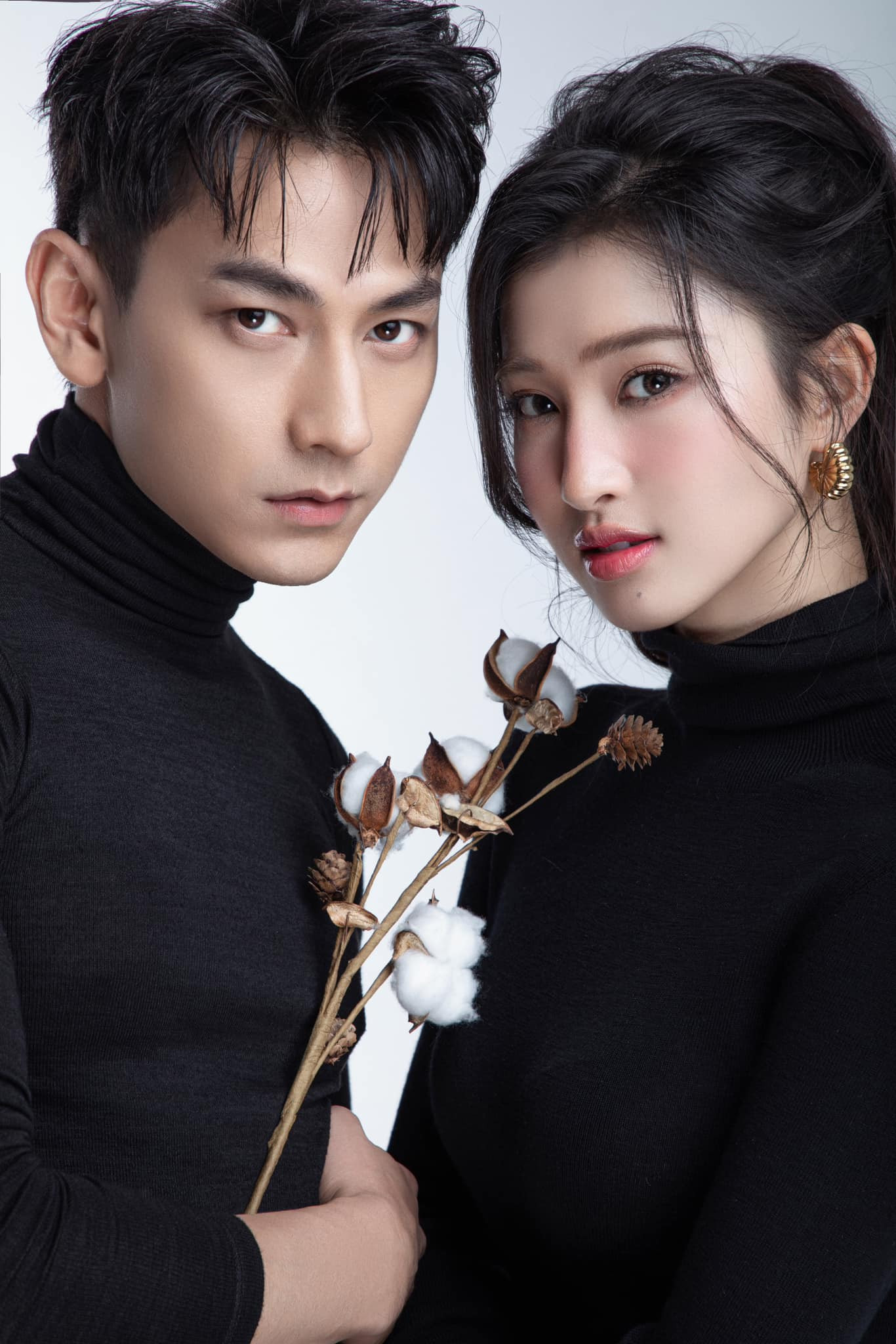 Bộ ảnh &quot;gấp đôi visual&quot; của Isaac và Phương Nhi &quot;gây bão&quot; cộng đồng mạng.