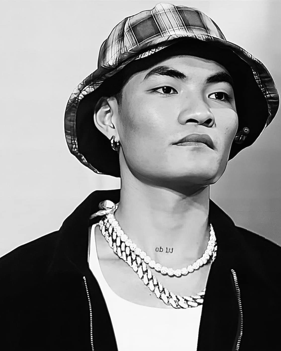 Giọng hát ngọt ngào, da diết của Mikelodic cũng làm đông đảo khán giả &quot;đổ gục&quot;.